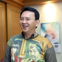 Bukan karena Dian Sastrowardoyo, Ahok mengaku baper dengan adegan Nicholas Saputra yang bertemu Ibunya di AADC 2. 