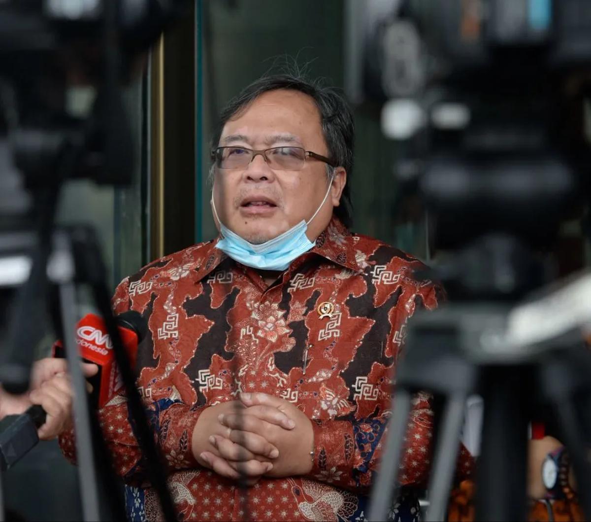 Mantan Menteri PPN/Kepala Bappenas 2016-2019, Bambang Brodjonegoro mengungkapkan riset pertimbangan ibu kota pindah ke IKN.