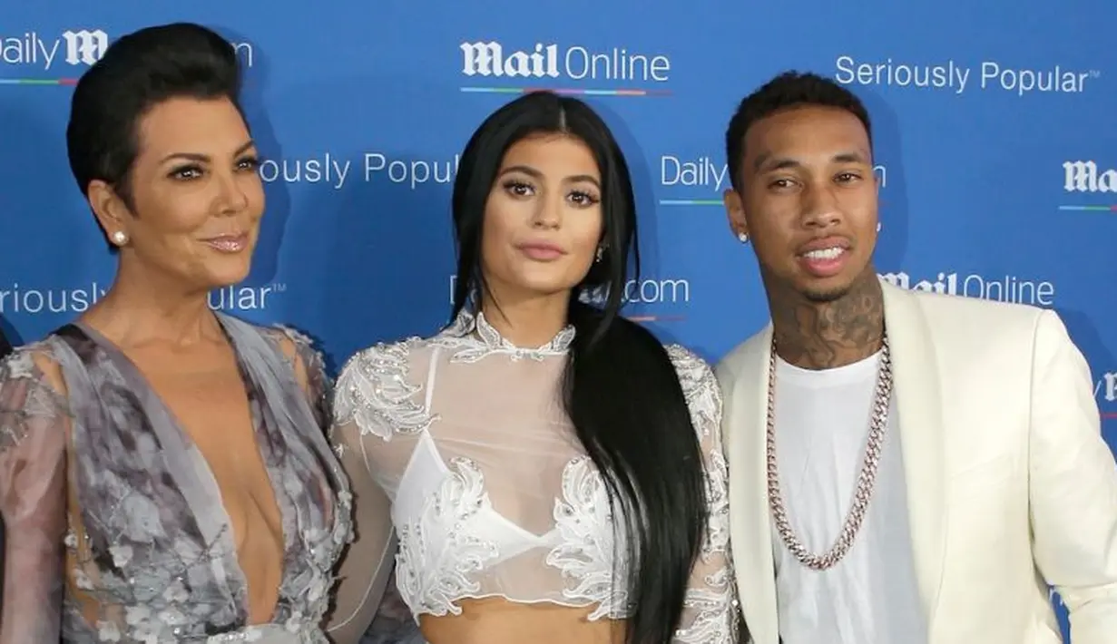 Dilansir dari HollywoodLife, Kris Jenner mulai mengatakan bahwa Stormi mungkin saja anak Tyga. (Jezebel)
