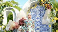 Intip Model Dress Motif Aurel Hermansyah di Pesta Ultah ke-27 di Bali, Elegan Bernuansa Italian Summer (sumber: Instagram/aurelie.hermansyah)