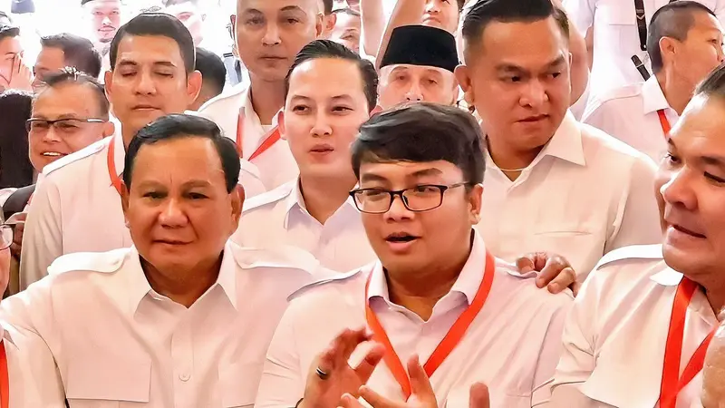 Presiden Terpilih Prabowo Subianto Bersama Wakil Sekjen DPP Partai Gerindra dan juga Wakil Ketua Umum PP Tidar, Kawendra Lukistian (Istimewa)