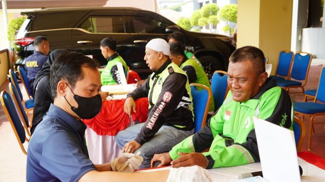 Fakta Unik Bakti Sosial Ojek Online di Jakut: Polisi Gandeng Komunitas Jaga Kondusifitas Wilayah