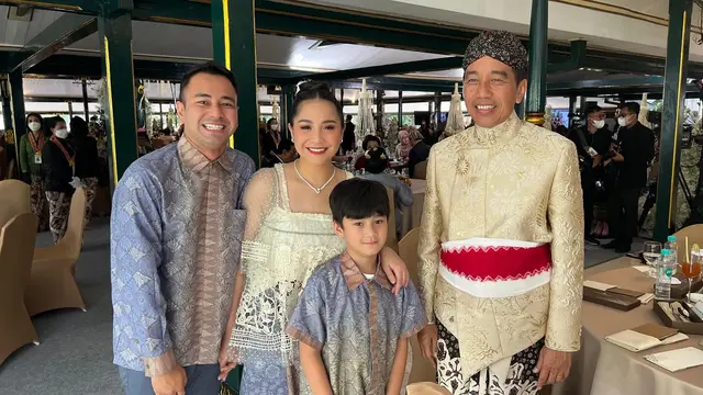 Foto Kenangan Raffi Ahmad dan Jokowi