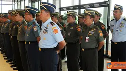 Citizen6, Cilangkap: Laporan Korps kenaikan pangkat tersebut berdasarkan Surat Perintah Panglima TNI Nomor : Sprin/745/IV/2012, tanggal 9 April 2012 tentang kenaikan Pangkat ke/dalam golongan Pati TNI. (Pengirim: Badarudin Bakri)