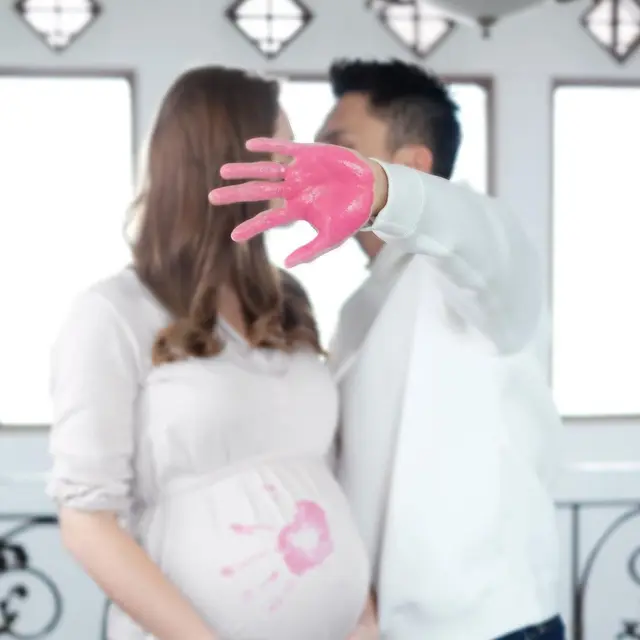 Melahirkan Anak Pertama, Ini 6 Potret Perjalanan Kehamilan Istri Randy Pangalila