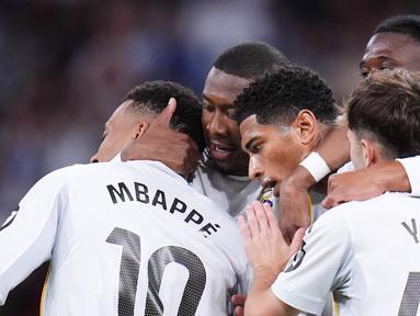 Real Madrid menundukkan Real Oviedo dengan skor 2-0 pada pekan ke-36 La Liga 2025/2026. Duel yang digelar di Estadio Santiago Bernabeu, Jumat (15/5/2026) dini hari WIB. (AP Photo/Manu Fernandez)