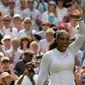 Petenis AS, Serena Williams berselebrasi setelah menang atas petenis Jerman, Julia Gorges pada semifinal Wimbledon 2018 di London, Kamis (12/7). Mantan petenis nomor 1 dunia itu melaju ke semifinal usai mengalahkan Goerges 6-2, 6-4. (AP/Tim Ireland)