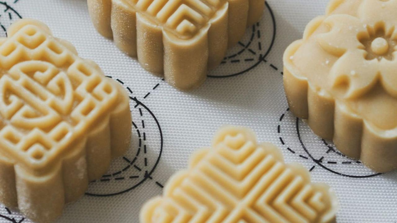 <b>Resep Kue Bulan Isi Kacang Hijau</b>