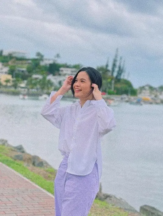 Bahkan Sinta dipuji terlihat lebih muda dibandingkan awal kemunculannya di dunia entertain 10 tahun lalu. [instagram/sisisinta]