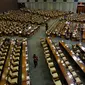 Suasana bangku kosong saat Rapat Paripurna DPR RI Ke-18 di Kompleks Parlemen, Senayan, Jakarta, Kamis (23/2). Dalam Rapat tersebut Surat inisiatif soal usulan hak angket Ahok-Gate sudah dibacakan oleh Pimpinan Sidang Fadli Zon. (Liputan6.com/Johan Tallo)