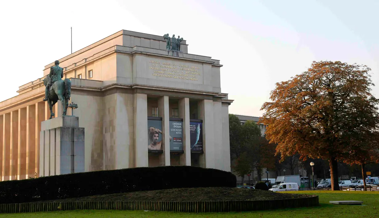 Bentuk gedung museum Museum Manusia atau Musee de l' Homme, Paris , Perancis, Rabu (14/10/2015).  Museum akan dibuka setelah enam tahun mengalami renovasi. (REUTERS/Jacky Naegelen)