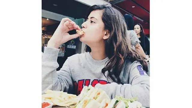 6 Pesona Alya Avivah, Kakak Aliando Syarif yang Cantik dan Memesona