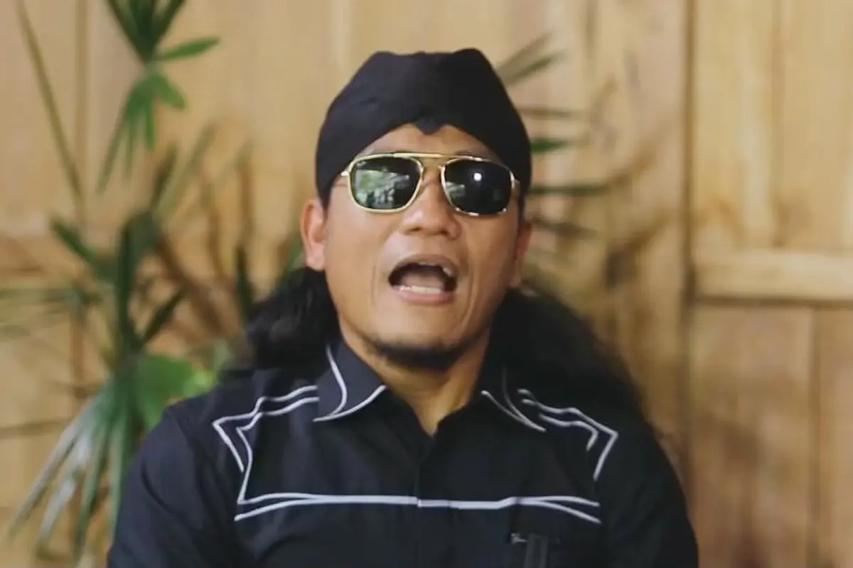 Gus Miftah (https://www.instagram.com/p/CckWOD7AT_D/)