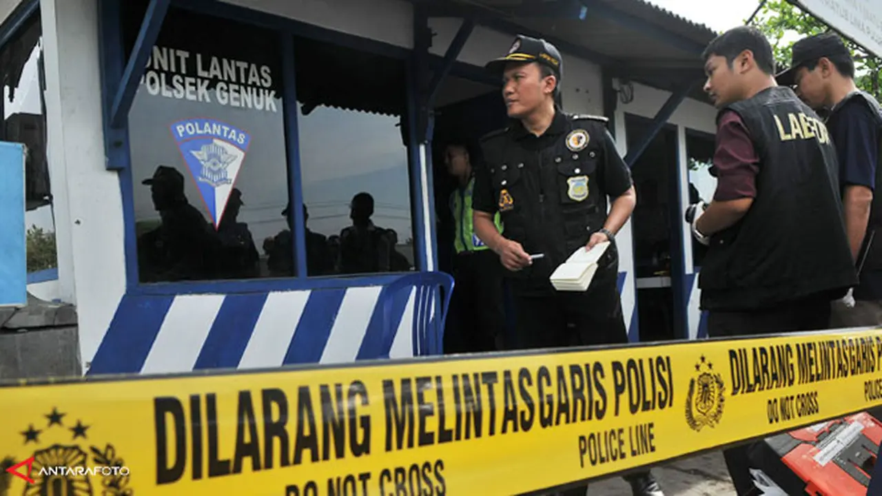 bom-pos-polisi2-130917b.jpg