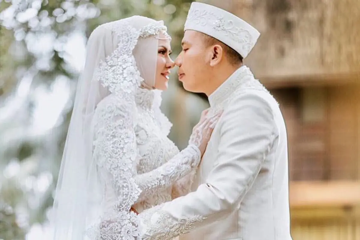 [Bintang] Agel Lelga dan Vicky Prasetyo