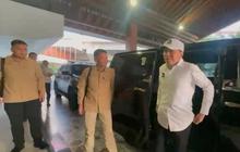 Kenakan Baju dan Topi PSI, Jokowi Bertolak ke Lampung dari Bandara Adi Soemarmo