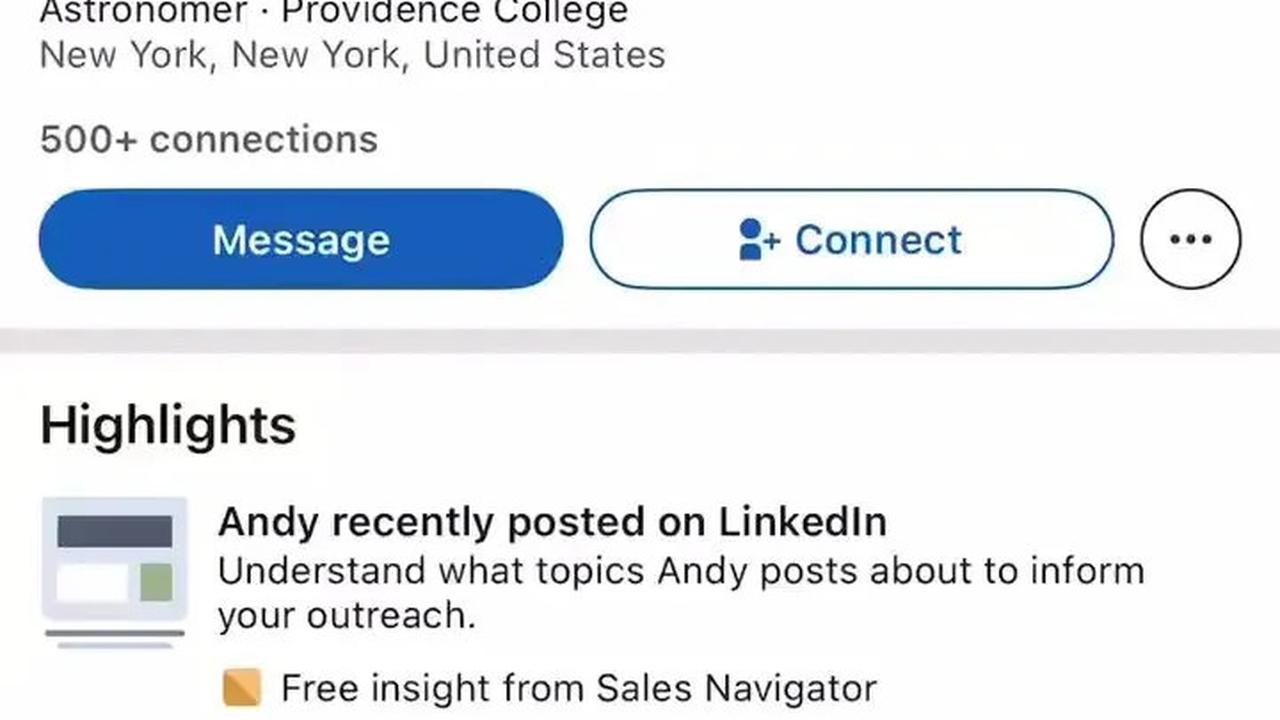 Usai Kedapatan Selingkuh di Konser Coldplay, LinkedIn Andy Byron Diserbu Komentar Netizen