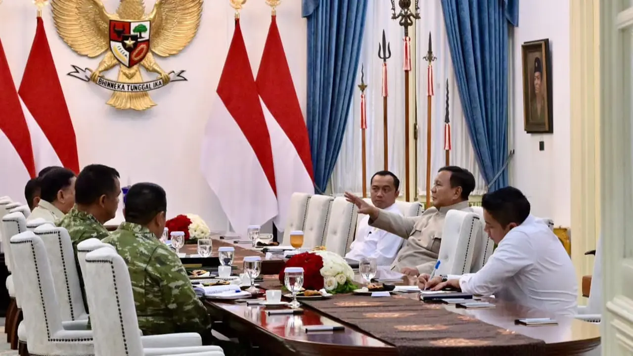 Prabowo Kumpulkan Menhan hingga Kepala Staf TNI, Bahas Program Strategis Jelang HUR RI