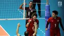 Pemain Timnas voli putra Jepang, Akihiro Yamauchi merayakan poin saat melawan Indonesia di Semifinal Kejuaraan Voli Asia 2017 di GOR Tri Dharma, Gresik, Senin (31/7). Indonesia kalah 3-0 (17-25, 24-26, 23-25). (Liputan6.com/Helmi Fithriansyah)