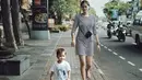 Bukan hanya di luar negeri, Ringgo pun mengajak anak dan istrinya untuk liburan di Indonesia, tepatnya di Bali.  (Instagram/ringgoagus)