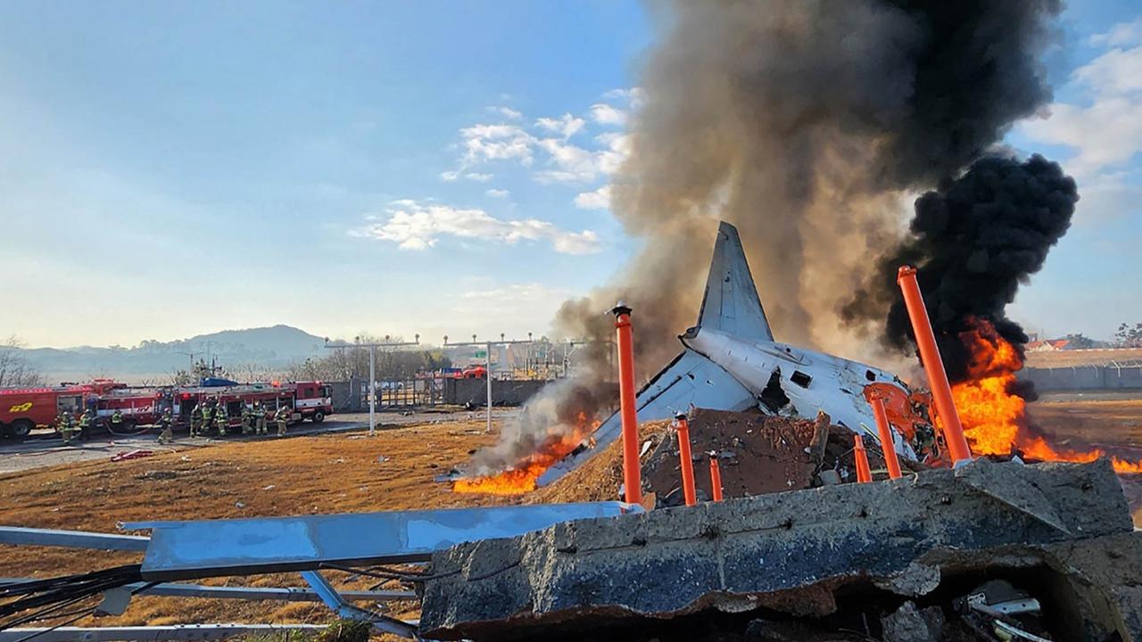 VIDEO: Fakta Terbaru Kecelakaan Pesawat Jeju Jatuh Hingga Meledak di Bandara Muan Korea, 62 Orang Tewas