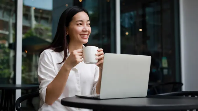 wanita juli yang tidak gampang dijatuhkan