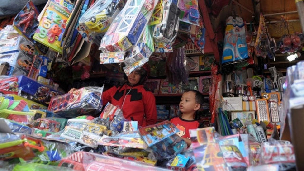 Berkah Lebaran, omzet pedagang mainan di Pasar Gembrong meningkat