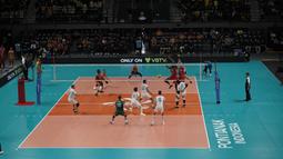 Bermain di hadapan pendukung sendiri, Bhayangkara Presisi sukses mengamankan kemenangan 3-1 dengan skor 25-19, 25-27, 25-19, dan 25-21. (Dok. PBVSI)