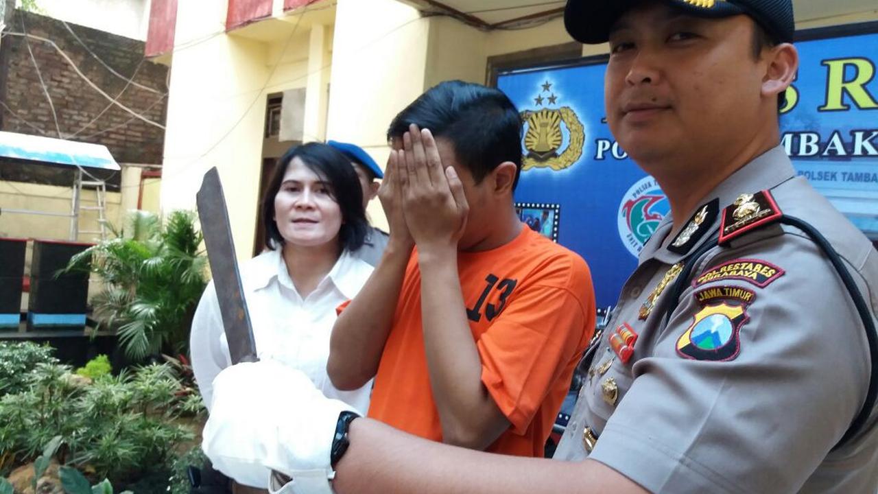 Panas Karena Terus Diejek, Caesar Ayunkan Golok ke Kepala Kawan