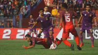 Pertandingan Persik Kediri versus Martapura FC pada putaran pertama Liga 2 2019. (Bola.com/Gatot Susetyo)