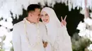 <p>Potret bahagia Egy dan Adiba setelah resmi menjadi suami istri. Saat akad nikah, keduanya berada di ruang terpisah. [Instagram/antzcreator]</p>