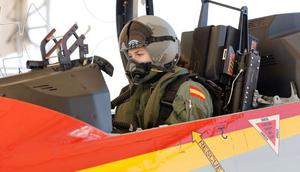 Putri Asturias, Leonor berhasil menyelesaikan penerbangan solo pertamanya di Akademi Udara Umum (AGA). (dok. Tangkapan Layar Instagram @ejercitodelaire/https://www.instagram.com/p/DScSqPLjaic/?img_index=1&igsh=YWUxbXJyYWhvNWxt/Salsa Nur Fadillah).