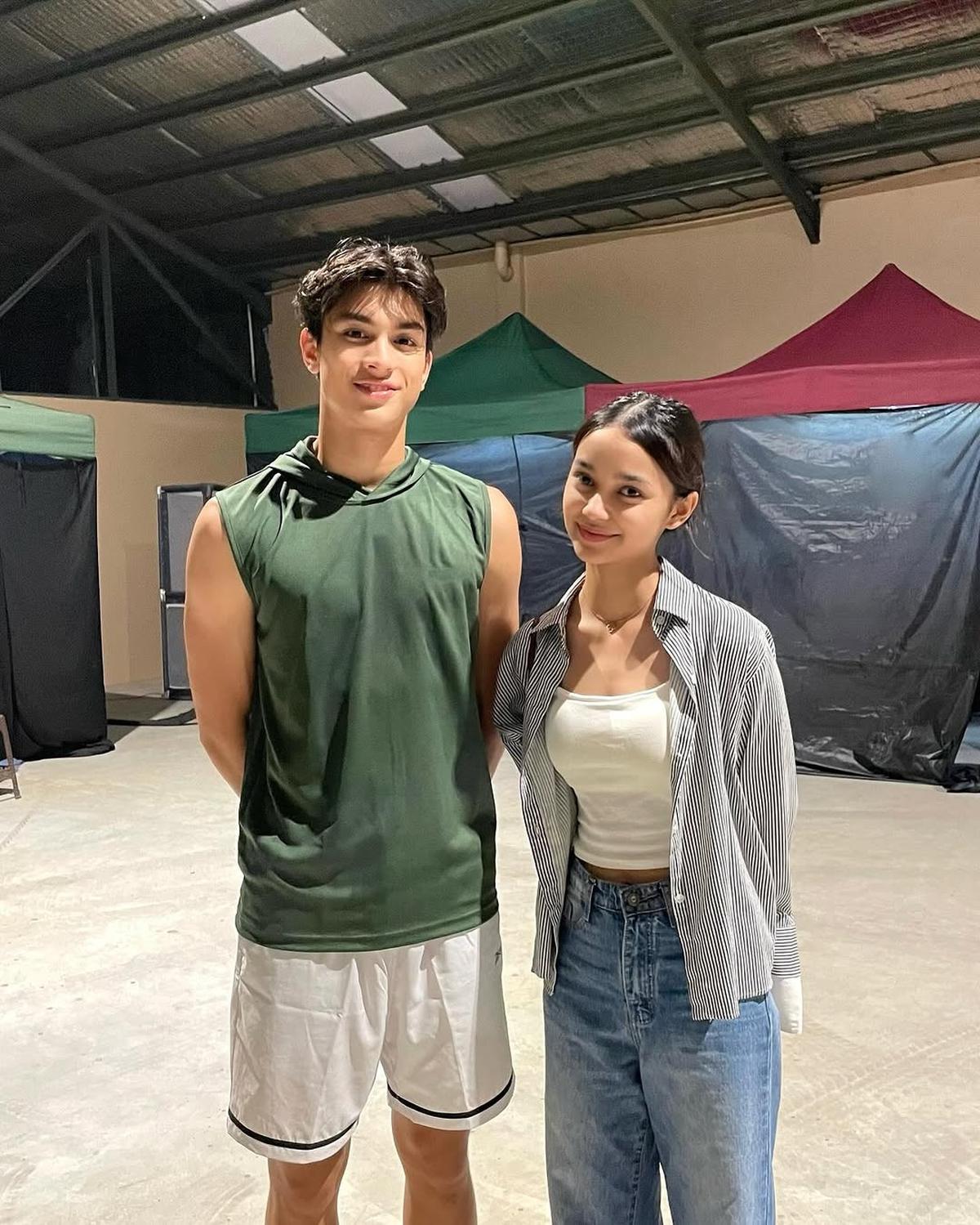 Momen Anak Maudy Koesnaedi dan Anak Cut Tary Foto Bareng, Disebut Cocok - Ganteng dan Cantik