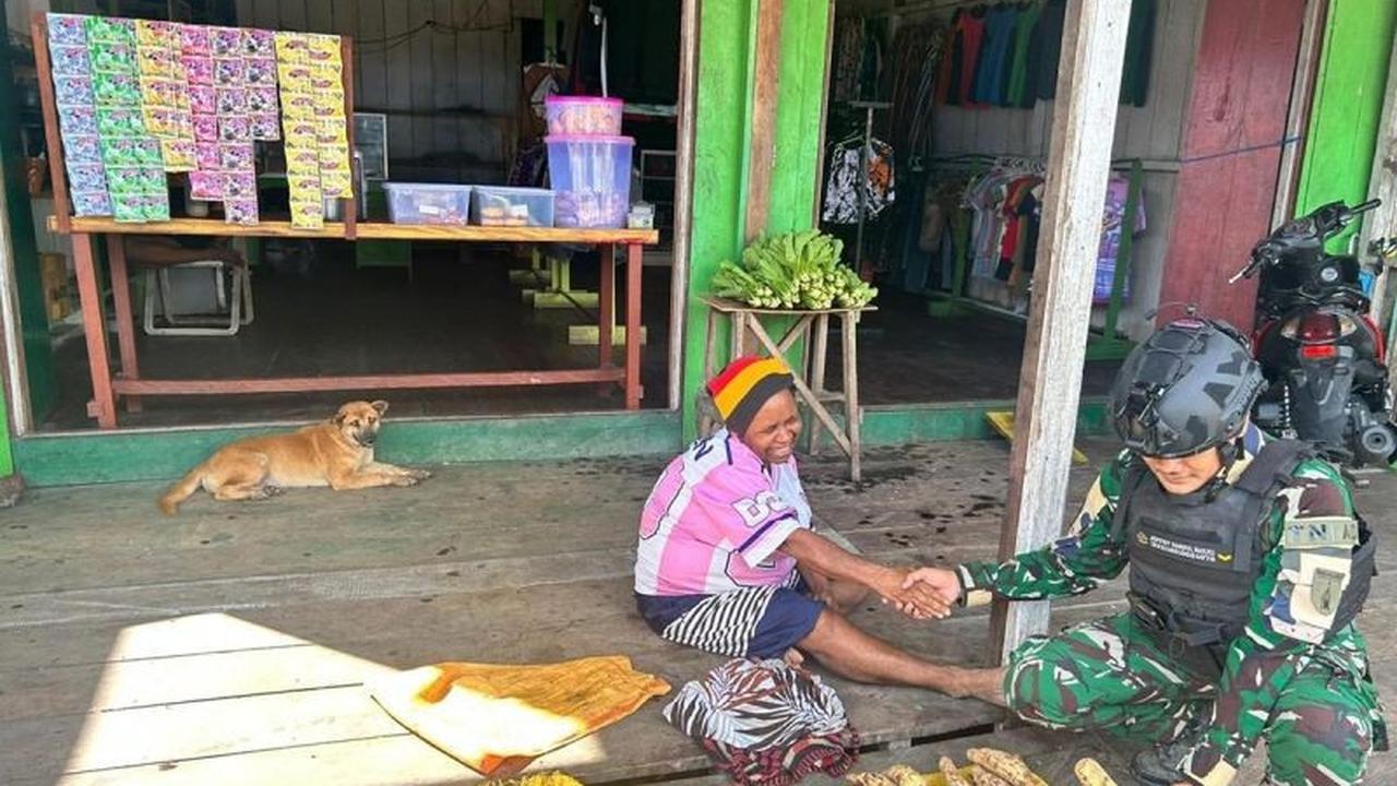 Satgas Yonif 511/DY Perkuat Ekonomi Warga Dabra Mamberamo Raya Melalui Pembelian Hasil Panen