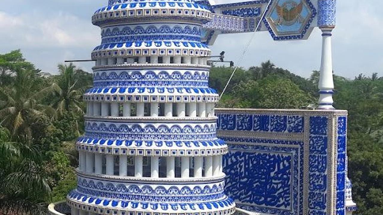 Masjid 10 Lantai di Malang Berdiri Megah tanpa Arsitek, Dibangun Malam Hari Didesain Seorang Kiai
