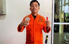 SAR Natuna: Peluit dan Senter Penting untuk Alat Keselamatan Darurat di Alam