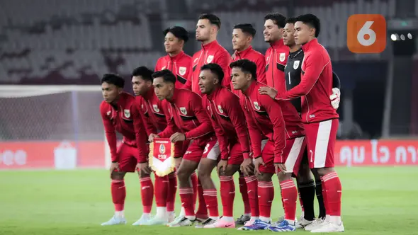 Starting XI Pemain Timnas Indonesia U-23 dalam laga Grup A Piala AFF U-23 2025 melawan Brunei di Stadion Utama Gelora Bung Karno (SUGBK), Senayan, Jakarta, Selasa (15/07/2025). (Bola.com/Abdul Aziz)