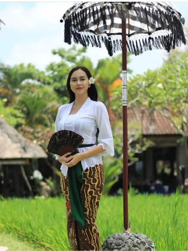 [Fimela] Aura Kasih