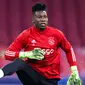 5. Andre Onana (Ajax). Kiper asal Kamerun ini adalah jebolan Akademi Barcelona La Masia 2010-2015. Awal 2015 langsung dikontrak oleh Ajax hingga saat ini. (AFP/Kenzo Tribouillard)