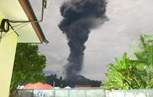 Gunung Ibu Erupsi Lagi, Munculkan Awan Abu Vulkanik Raksasa