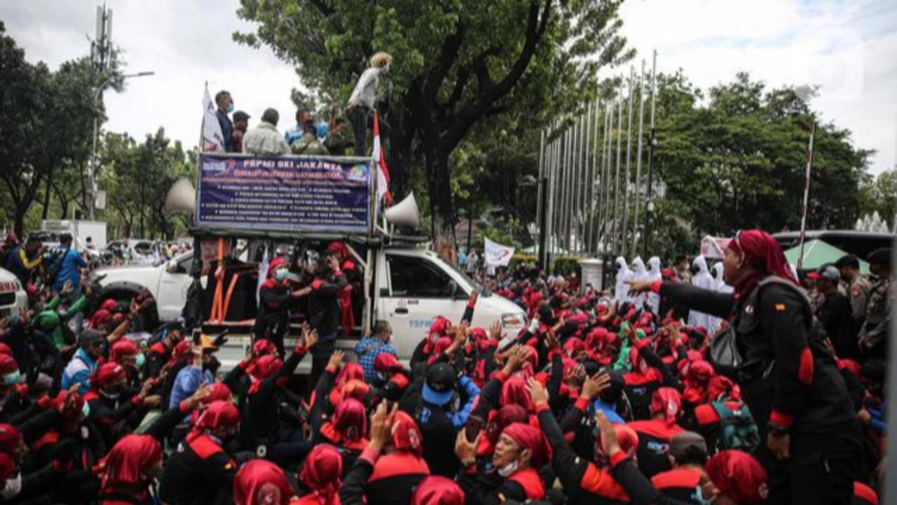 Catatan DPR untuk Pemerintah Terkait UMP 2026 Diprotes Buruh