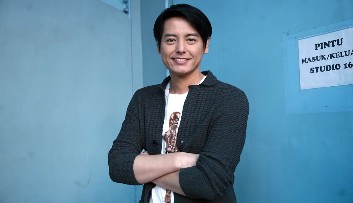 Saat ditemui di kawasan Tendean belum lama ini, Roger juga menjawab kedekatannya dengan artis Cut Meyriska. Menurut kabar, kedekatannya tersebut saat syuting bersama dalam satu sinetron. (Nurwahyunan/Bintang.com)