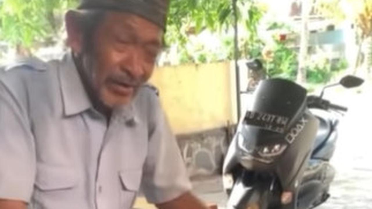 <b>Berjalan Jauh Hanya Dapat Rp15 Ribu</b>