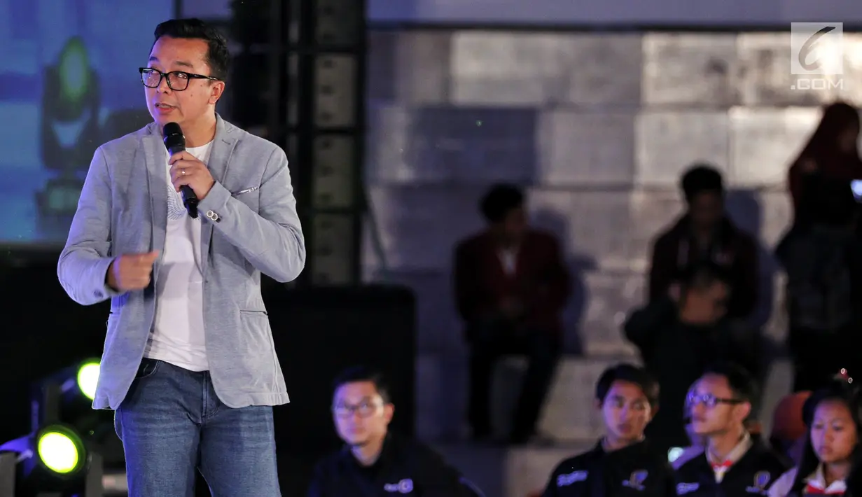 Direktur Indonesia Entertaiment Production Indra Yudhistira saat menjadi pembicara dalam acara EGTC 2018 di Dome kampus UMM, Rabu (26/9). Indra Yudhistira berbagi cerita bagaiman produksi televisi di SCTV - Indosiar. (Liputan6.com/Johan Tallo)
