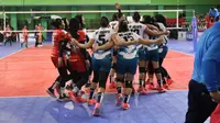 Tim bola voli putri DKI Jakarta merayakan kemenangan atas Jawa Tengah pada laga final Pra PON XX/2020 Papua di GOR Bulungan, Jakarta Selatan, Sabtu (10/8/2019). (foto: PBVSI)