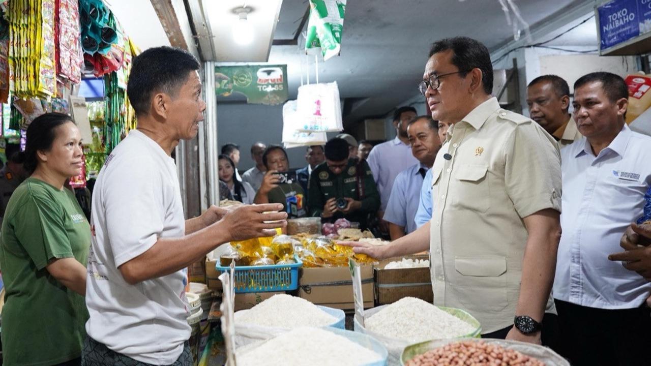 Kunjungi Pasar Suka Ramai di Medan, Mendag Budi Santoso Cek Langsung Kesiapan Jelang Nataru
