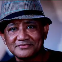 Andre Hehanusa tidak terlihat di industri musik tanah air, sejak enam tahun silam. Selama enam tahun itu, ia mendidik dan membuat anak didiknya melahirkan album.