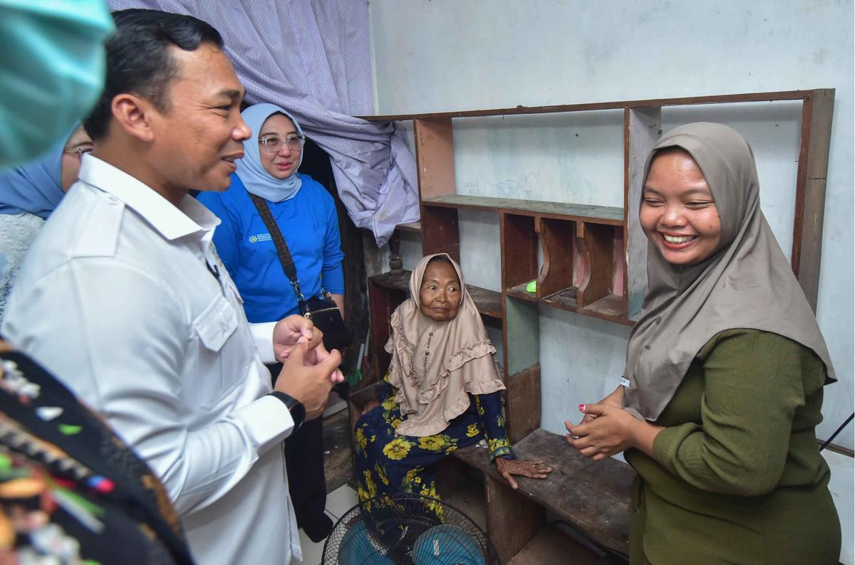FOTO: Wihaji Pantau Program Gizi Gratis untuk Ibu dan Balita di Surabaya