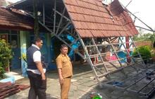 Angin Kencang, Atap SD di Dramaga Bogor Roboh