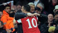 Robin van Persie dan Arsene Wenger (AFP/Lluis Gene)